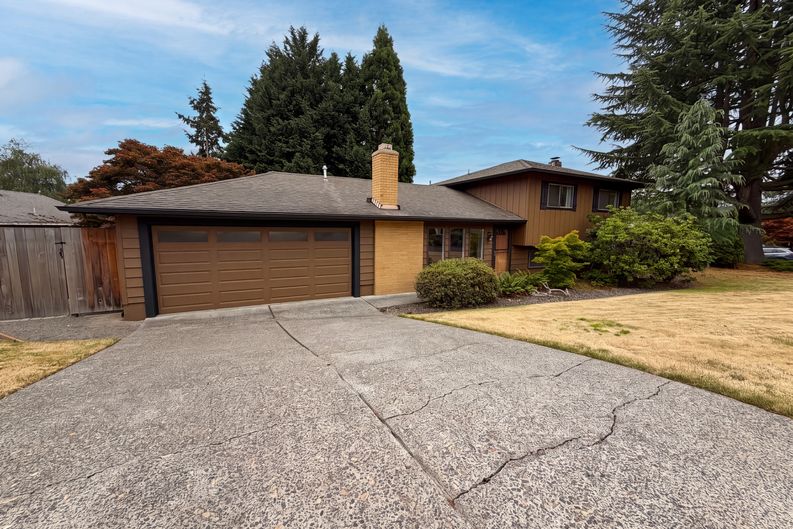 Photo 18 of 22 of 11530 SW Tigard Dr, Portland, OR