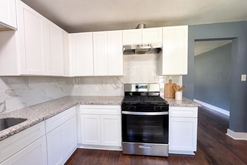 Photo 10 of 27 of 7405 Sterlingshire St, Houston, TX