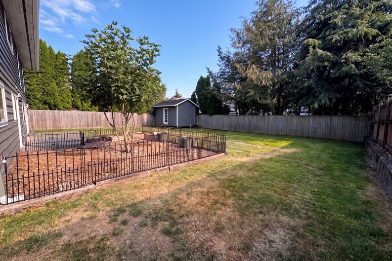 Photo 19 of 21 of 422 116th Pl SW, Everett, WA