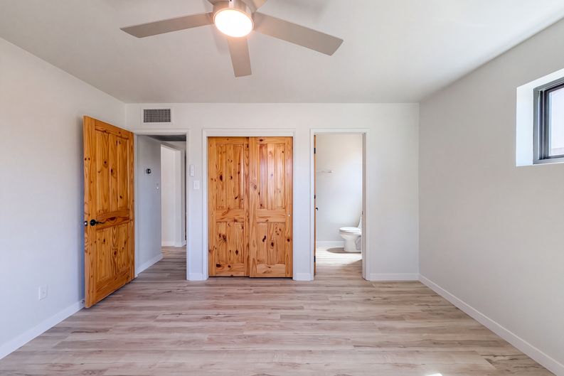 Photo 11 of 24 of 4801 N 14th Ave, Phoenix, AZ