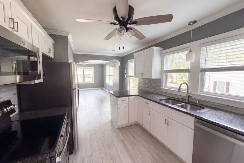 Photo 6 of 20 of 946 N Logan St, Gaffney, SC