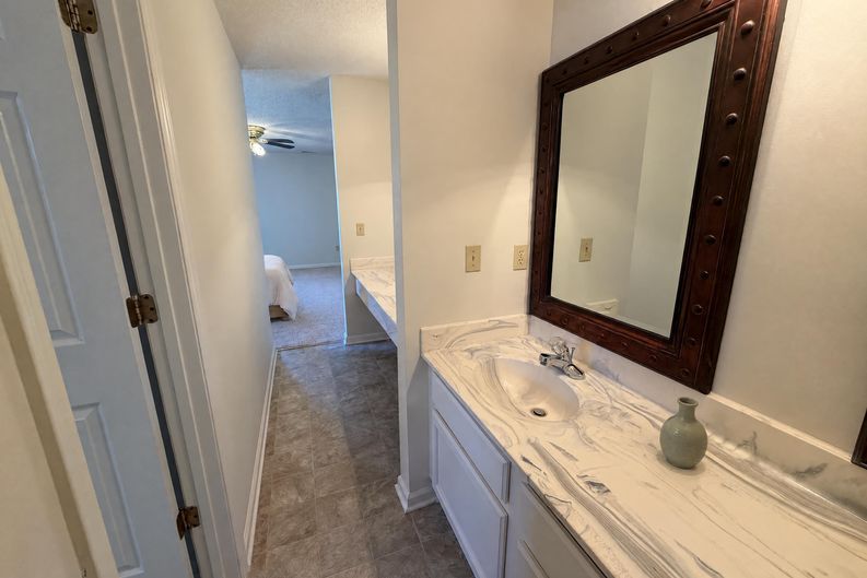 Photo 10 of 23 of 5244 Dayan Dr, Charlotte, NC