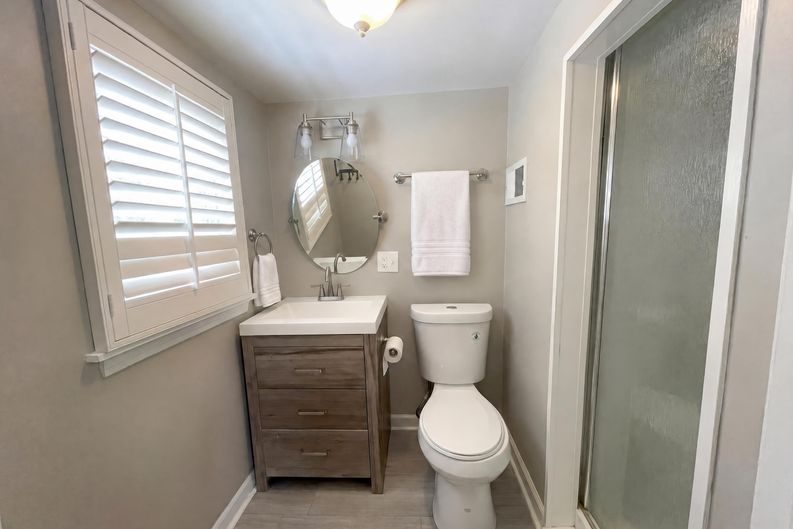 Photo 11 of 17 of 715 E 72nd Ter, Kansas City, MO