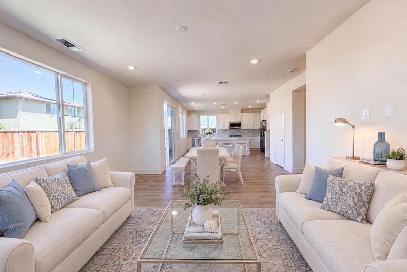 Photo 10 of 49 of 5699 Kusnick Ave, Tracy, CA