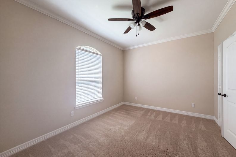 Photo 11 of 25 of 8580 Cedar Creek Ln, Greenville, TX