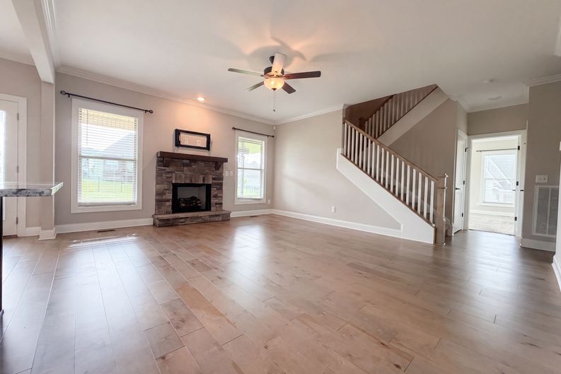 Photo 3 of 18 of 1307 Christina Ct, Lebanon, TN