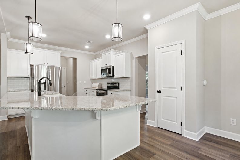 Photo 13 of 41 of 45 Hawthorn Ln, Covington, GA