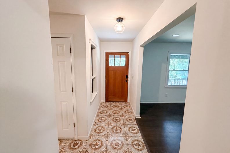 Photo 8 of 21 of 509 Spring Park Dr, Canton, GA