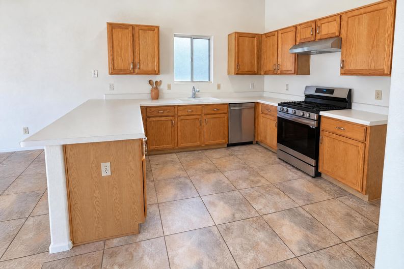 Photo 6 of 21 of 8067 S Old Canyon Ave, Tucson, AZ