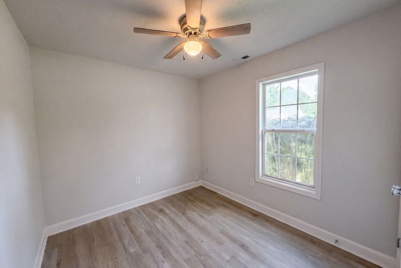 Photo 9 of 15 of 444 Northwoods Dr, Raeford, NC