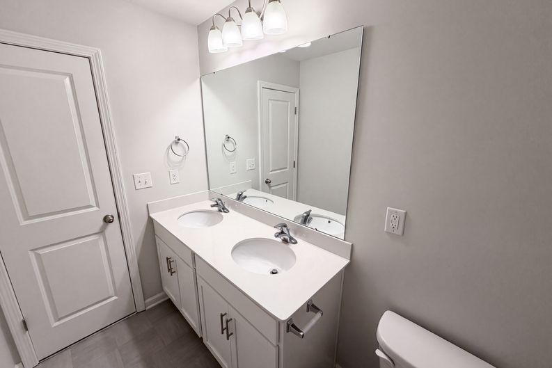 Photo 23 of 26 of 2014 Tarzi Ln, Charlotte, NC
