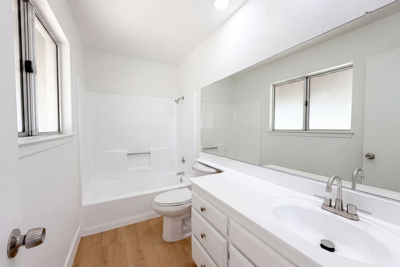 Photo 16 of 21 of 40733 176th St E, Lancaster, CA