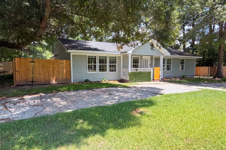 Photo 19 of 20 of 829 W 2nd North St, Summerville, SC
