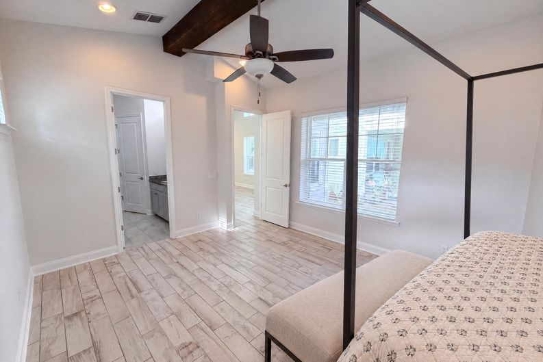 Photo 4 of 32 of 7797 Laureate Blvd, Orlando, FL