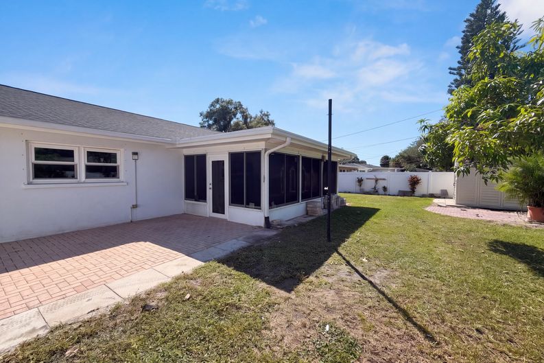 Photo 15 of 18 of 2645 Roy Hanna Dr S, Saint Petersburg, FL