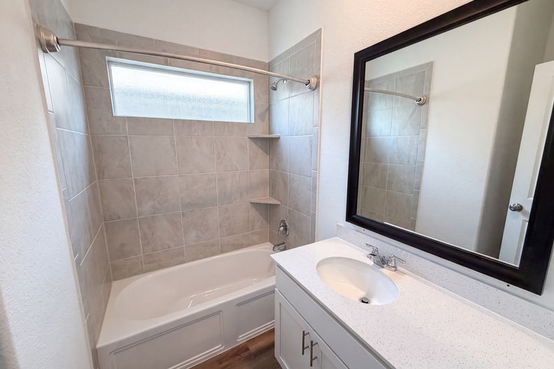 Photo 10 of 16 of 424 Wolf Springs Rd, Georgetown, TX