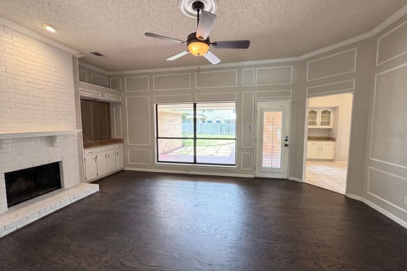Photo 8 of 16 of 6712 Coach House Ln, Plano, TX