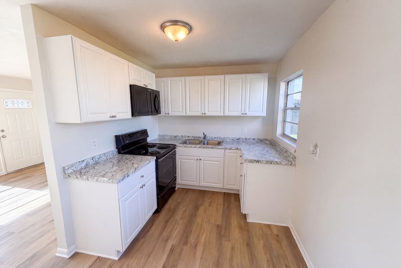 Photo 17 of 25 of 4450 Keats Ave, Titusville, FL