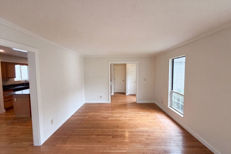 Photo 6 of 31 of 3920 Cedric Ln, Dublin, OH