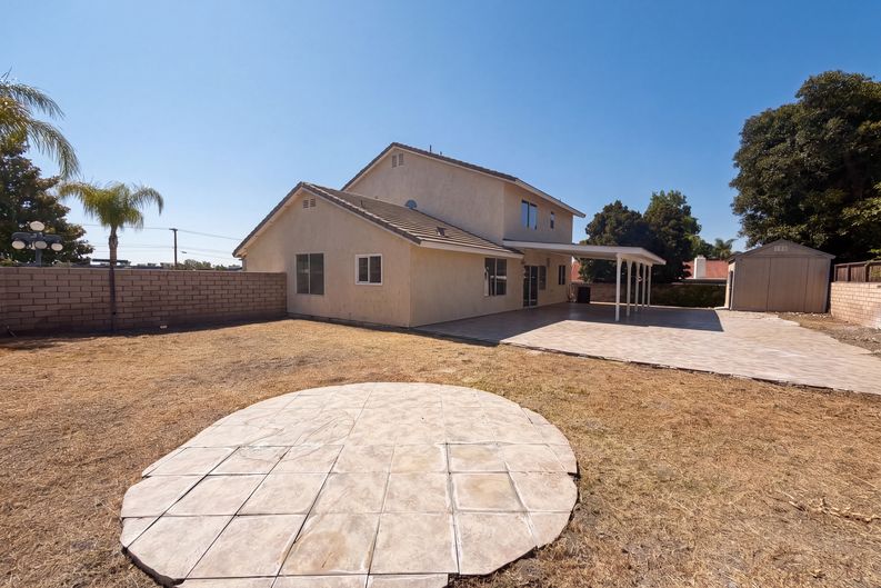 Photo 18 of 20 of 922 W Craig St, Rialto, CA
