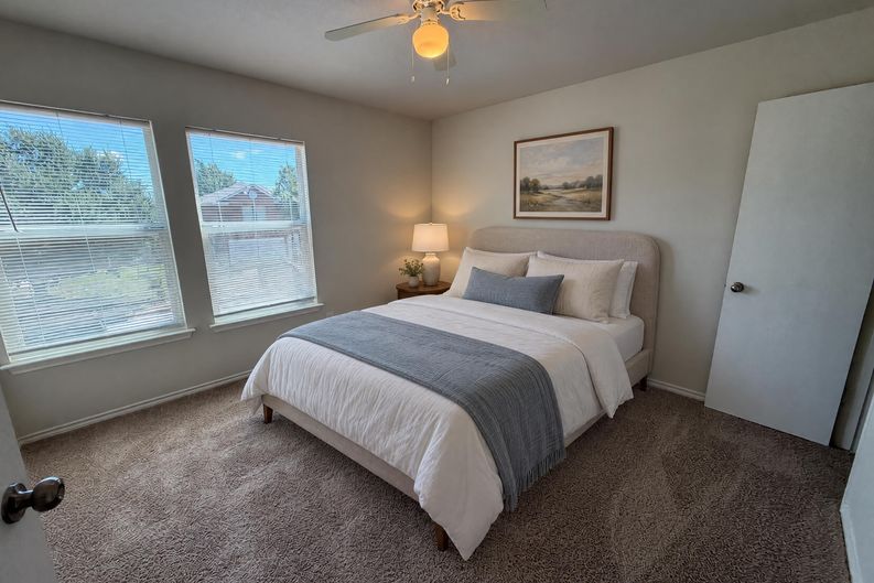 Photo 11 of 21 of 305 Edgewood Cv, Leander, TX