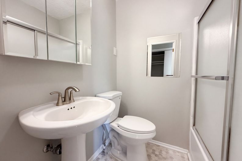 Photo 13 of 20 of 5125 S Walcott St, Indianapolis, IN