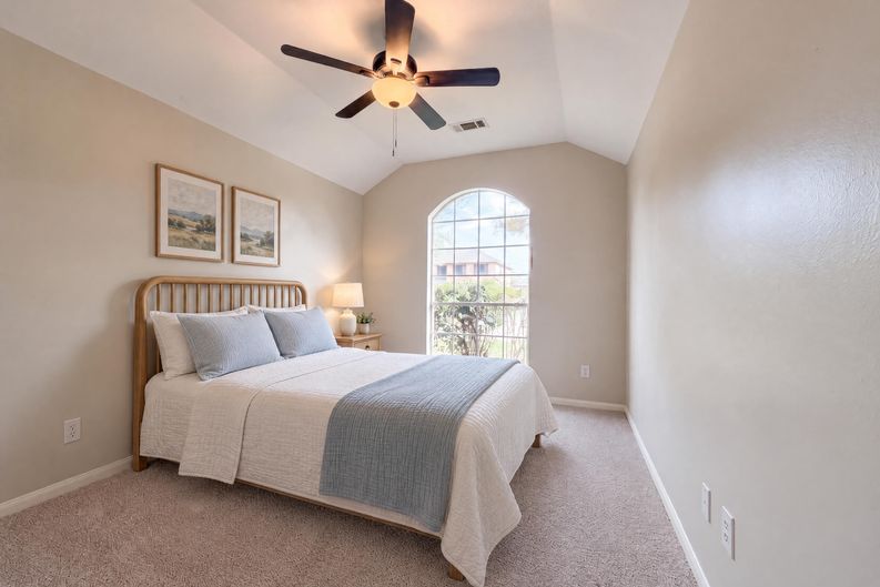 Photo 11 of 19 of 3419 Foursome Ln, Sugar Land, TX