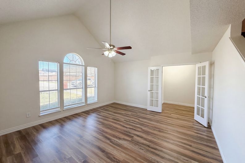 Photo 7 of 30 of 1711 Kennedy Dr, Wylie, TX