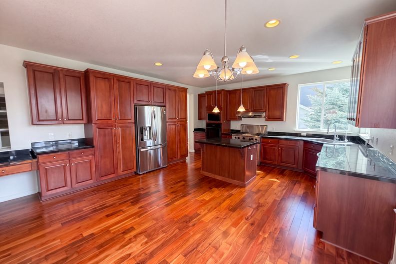 Photo 8 of 52 of 660 Stonemont Ct, Castle Pines, CO
