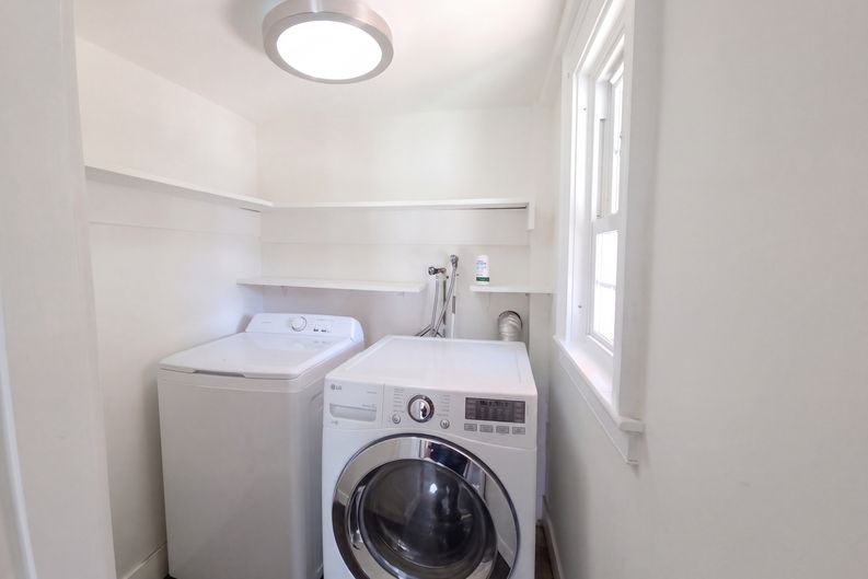 Photo 14 of 19 of 1026 Forbes St, East Hartford, CT