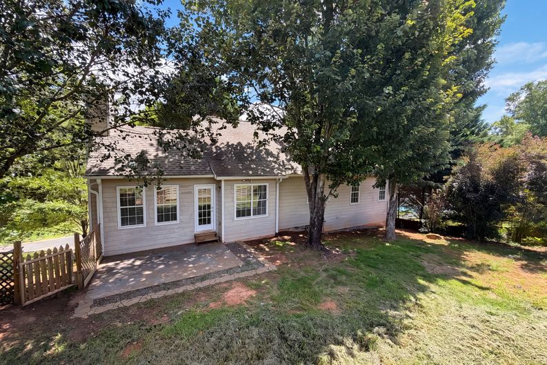 Photo 5 of 22 of 3912 McGuire Way NW, Kennesaw, GA
