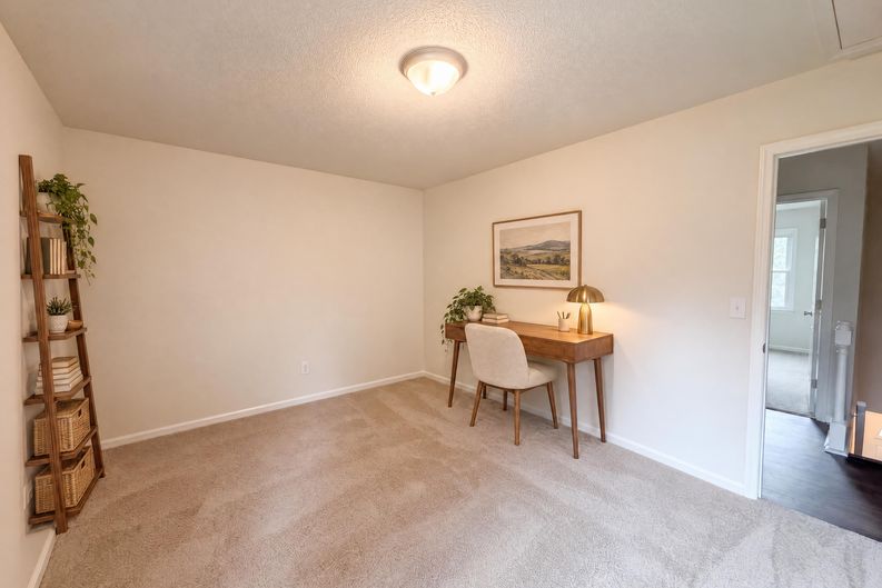 Photo 15 of 30 of 1001 Kingstree Ridge Dr, Winston Salem, NC