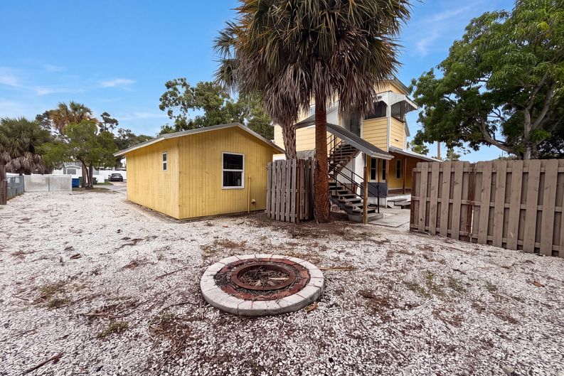 Photo 5 of 29 of 2231 9th Ave W, Bradenton, FL