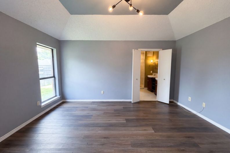 Photo 4 of 16 of 6712 Coach House Ln, Plano, TX