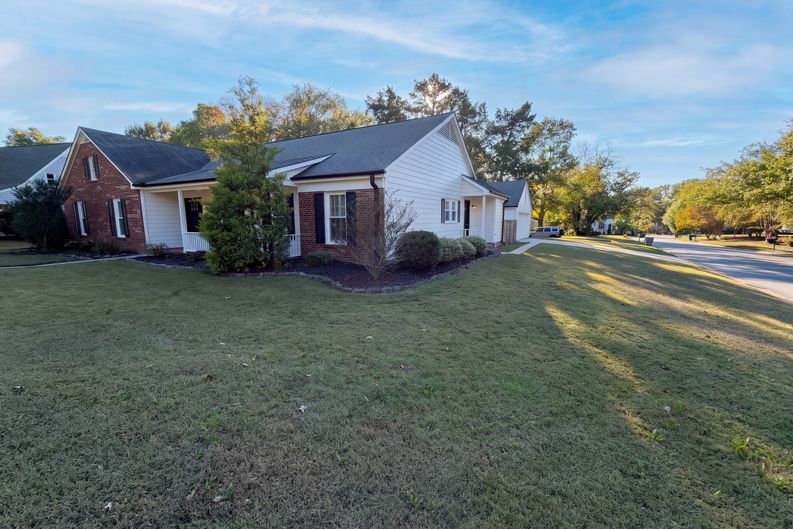 Photo 6 of 35 of 4704 Benridge Ln, Charlotte, NC