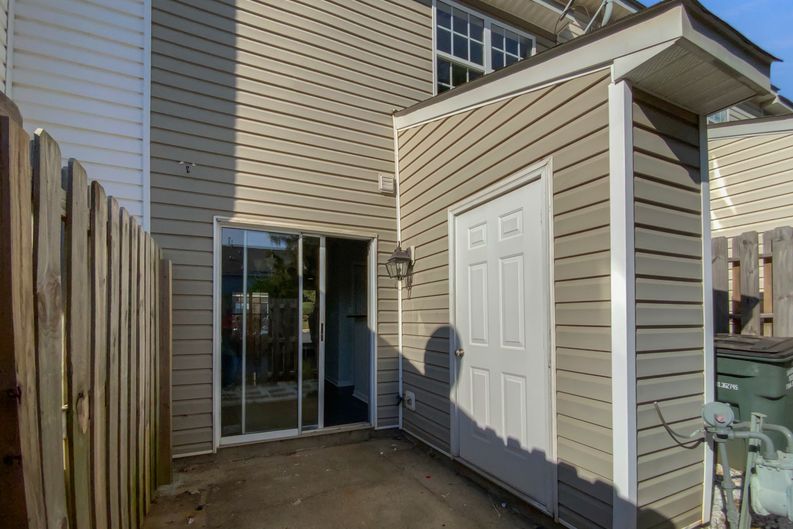 Photo 5 of 17 of 6086 Cougar Ln, Charlotte, NC