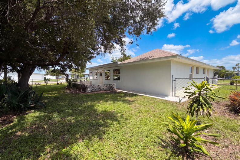 Photo 5 of 29 of 6331 Safford Ter, North Port, FL