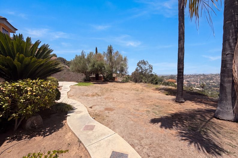 Photo 34 of 36 of 30181 Via Maria Elena, Bonsall, CA