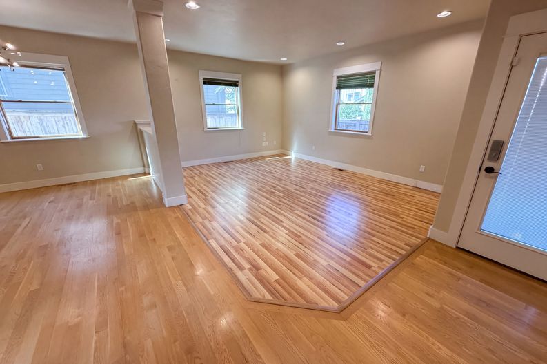 Photo 3 of 26 of 1125 W 28th Ave, Eugene, OR