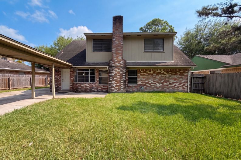 Photo 5 of 21 of 6910 Vialinda Dr, Houston, TX