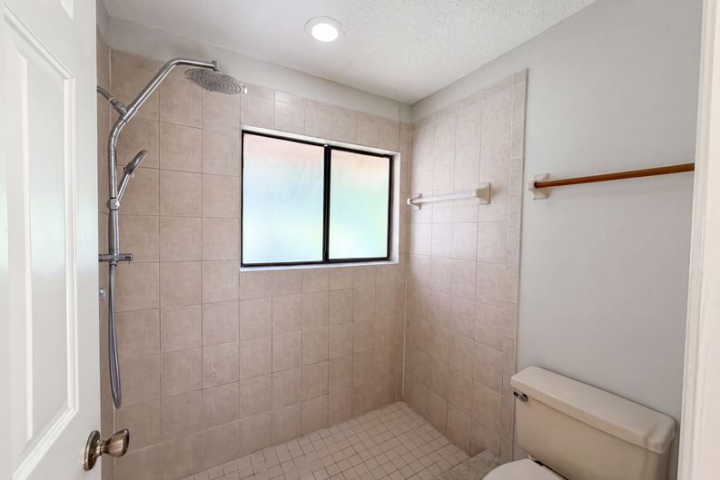 Photo 10 of 19 of 332 Sprucewood Rd, Lake Mary, FL