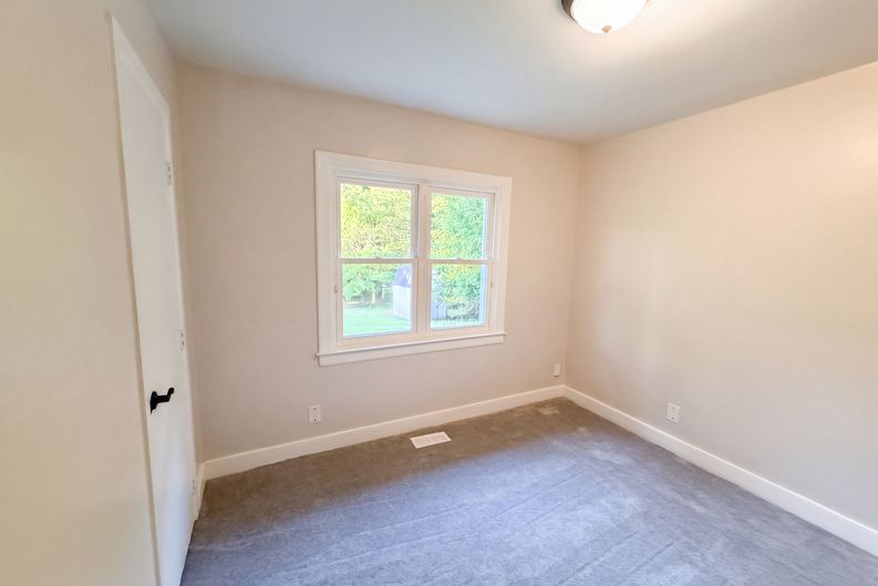 Photo 11 of 26 of 1309 Legend Rd, Raleigh, NC