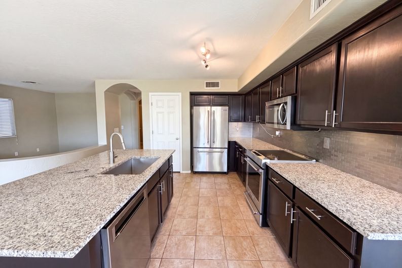 Photo 14 of 33 of 11397 W Lincoln St, Avondale, AZ