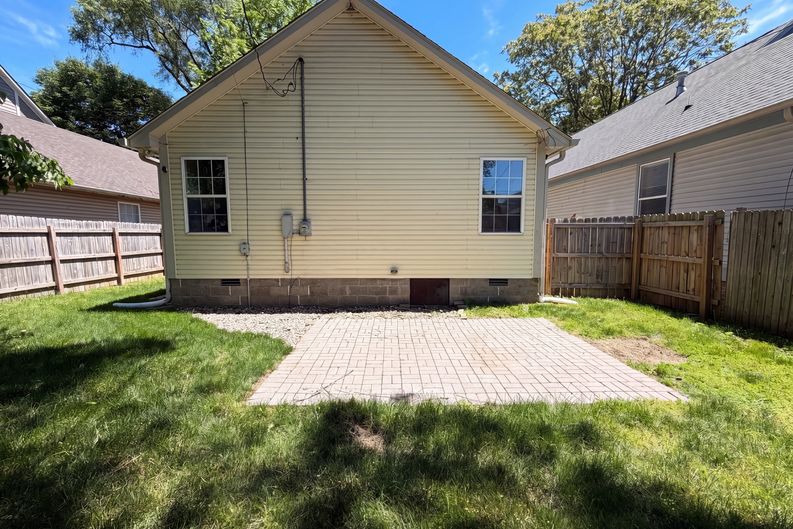 Photo 5 of 15 of 2242 N Alabama St, Indianapolis, IN