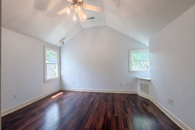 Photo 4 of 23 of 608 Estes Rd, Nashville, TN