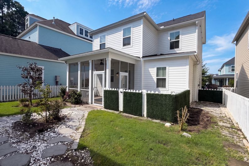 Photo 5 of 26 of 2021 Codorus Ln, Hanahan, SC