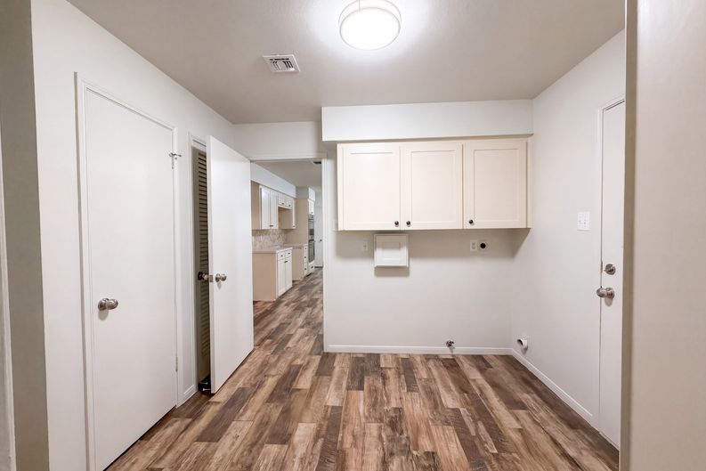 Photo 31 of 47 of 4042 Greenbriar Dr, Missouri City, TX