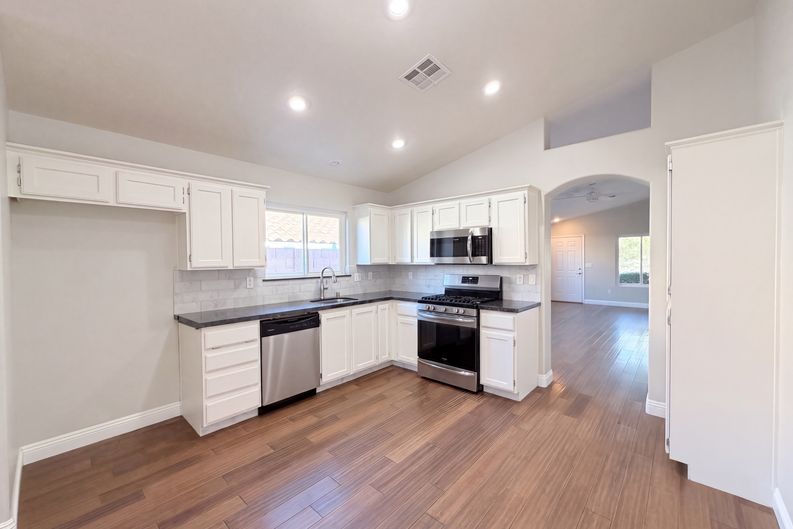 Photo 17 of 39 of 8032 Tailwind Ave, Las Vegas, NV
