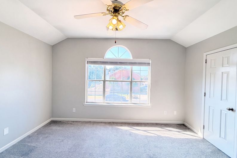 Photo 6 of 20 of 531 Canyon Park Dr, Pelham, AL