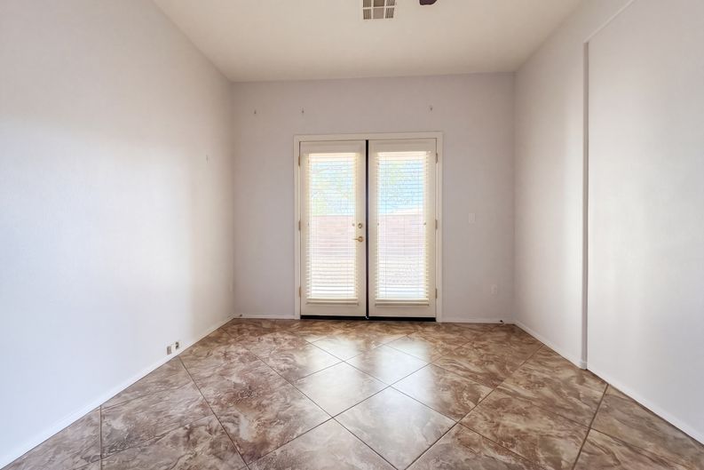 Photo 4 of 17 of 4433 El Presidio Dr, Las Vegas, NV